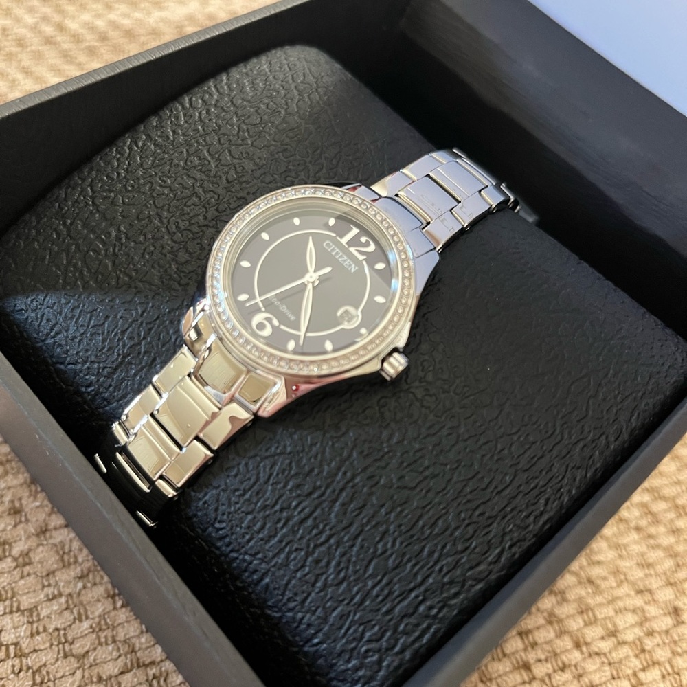 SILVER CITIZEN WATCH, SILHOUETTE CRYSTAL, BRAND NEW